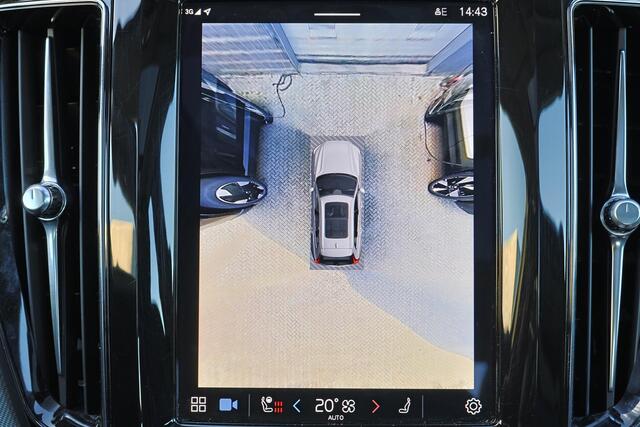 Volvo XC60 T6 Recharge AWD Plus Dark - Panorama/schuifdak - IntelliSafe Assist & Surround - 360º Camera - Verwarmde voorstoelen, stuur & achterbank - Parkeersensoren voor & achter - Elektr. bedienb. voorstoelen met geheugen - Draadloze tel. lader - Elektr. inklapbar