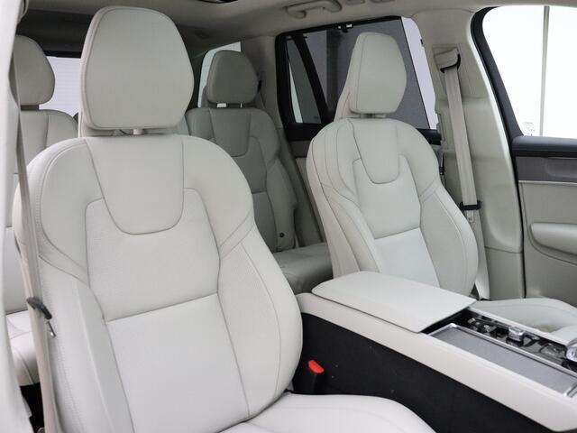 Volvo XC90 T8 455pk AWD Ultra Dark Luchtvering / B&W Audio / Stoelventilatie / Massage / Gelamineerde zijruiten /