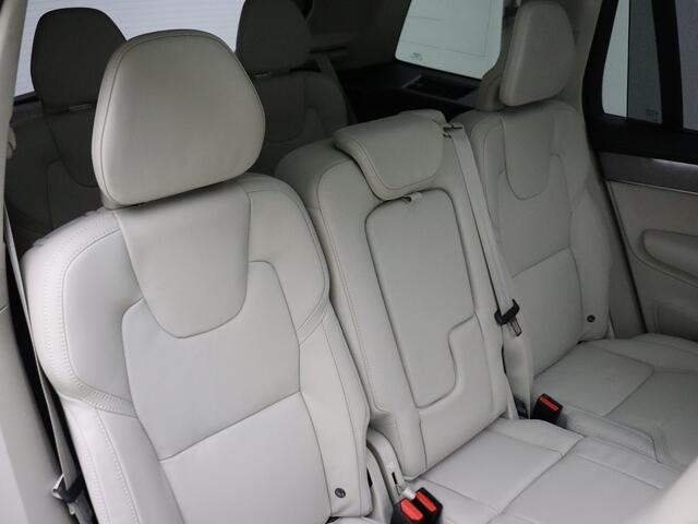 Volvo XC90 T8 455pk AWD Ultra Dark Luchtvering / B&W Audio / Stoelventilatie / Massage / Gelamineerde zijruiten /
