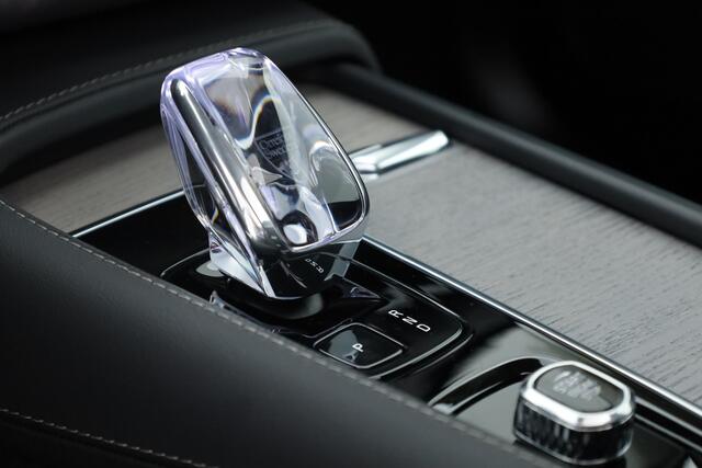 Volvo XC90 T8 Recharge Ultimate Dark | Pano | HUD | B&W | 360cam | Massage | Memory seats | 21''