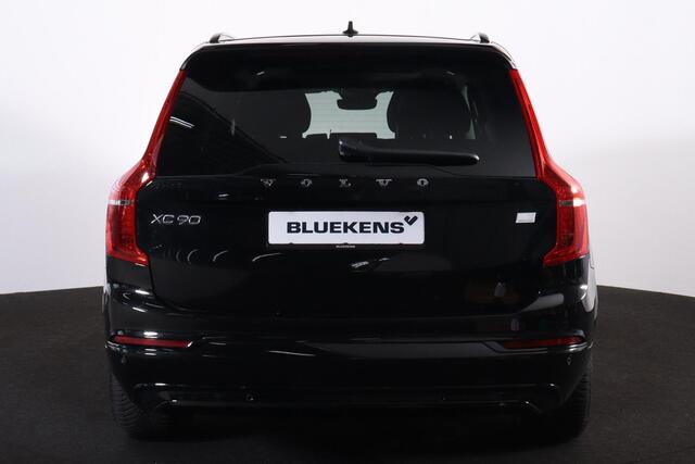 Volvo XC90 T8 Recharge AWD Ultimate Dark - Luchtvering - Panorama/schuifdak - IntelliSafe Assist & Surround - 360º Camera - Verwarmde voorstoelen, stuur & achterbank - Parkeersensoren voor & achter - Elektr. bedienb. voorstoelen met geheugen - Head up display - Draa