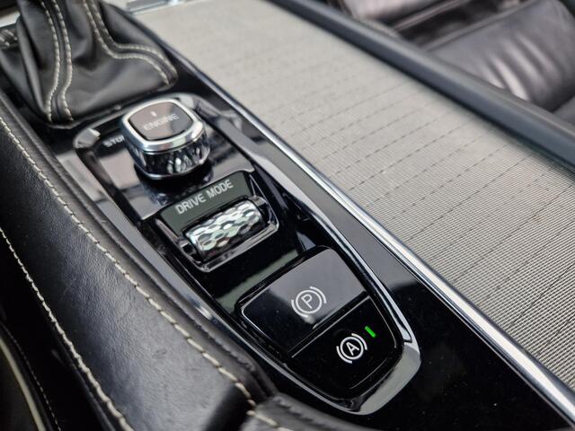 Volvo XC90 2.0 T5 AWD R-Design | Open Dak | Stoelverwarming | BSD | Trekhaak | LED | PDC |