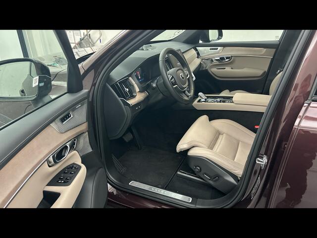 Volvo XC90 2.0 T8 Plug-in hybrid AWD Ultra Dark MY26 455pk | B&W Surround Stereo | Elek Trekhaak | Luchtvering | Nappa volleder + Stoelkoeling + Massage | 22" | HUD | Etc.. Etc..