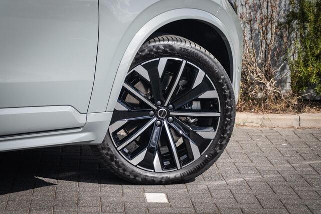 Volvo XC90 2.0 T8 Plug-in hybrid AWD Ultra Dark | Bowers & Wilkings Premium Audio | Luchtvering | 360 Camera | Head-Up | Massage + ventilatie | Extra Getint Glas | Trekhaak inklapbaar |