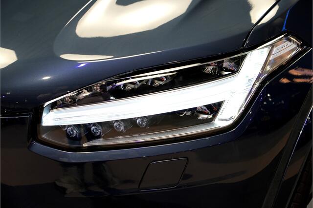 Volvo XC90 2.0 T8 AWD 335kW/455pk Aut8 Recharge Long Range Ultimate Bright LUCHTVERING + PANORAMADAK + HARMAN/KARDON + STOELVERWARMING V&A + STUURVERWARMING + STOELVENTILATIE + ADAPT.CRUISE + BLIS + GOOGLE DASH&SERVICES + 360 CAMERA + PARKSENSOREN + 21" LM-VELGEN!!