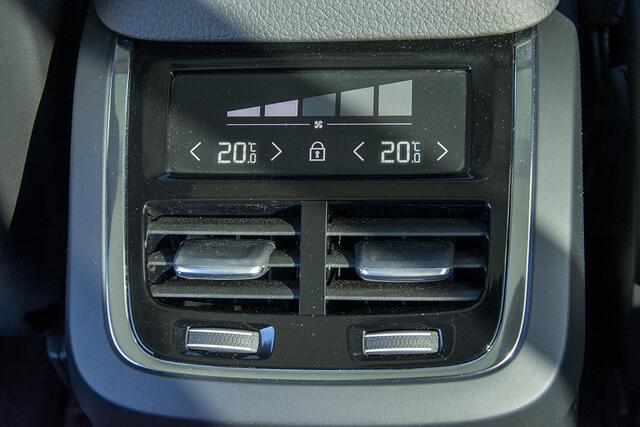 Volvo XC90 2.0 T8 390 PK AWD PANO / 7-ZITS