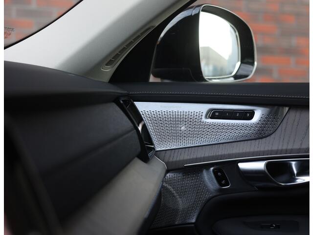 Volvo XC90 T8 AWD Ultra Dark | Pano - Massage - Trekhaak - B&W