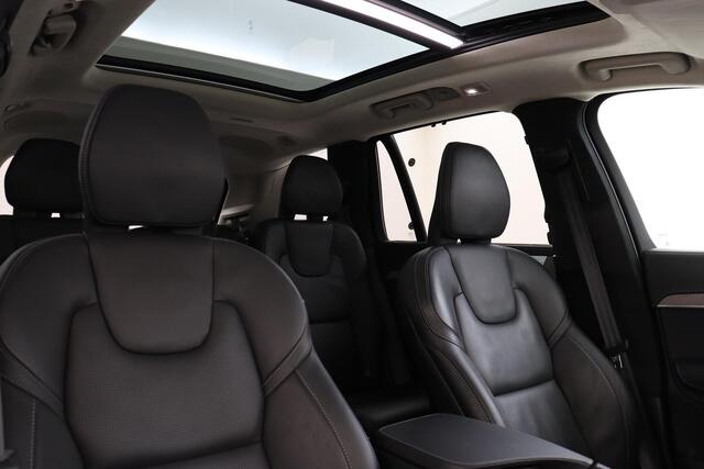Volvo XC90 T8 PLUG-IN HYBRID AWD ULTRA DARK [MY25] *FULL OPTIONS!* -PANO.DAK|BOWERS&WILKINS|GEVENT.LEDER+MASSAGE|LUCHTVERING|360°CAM|TREKHAAK|NL.AUTO